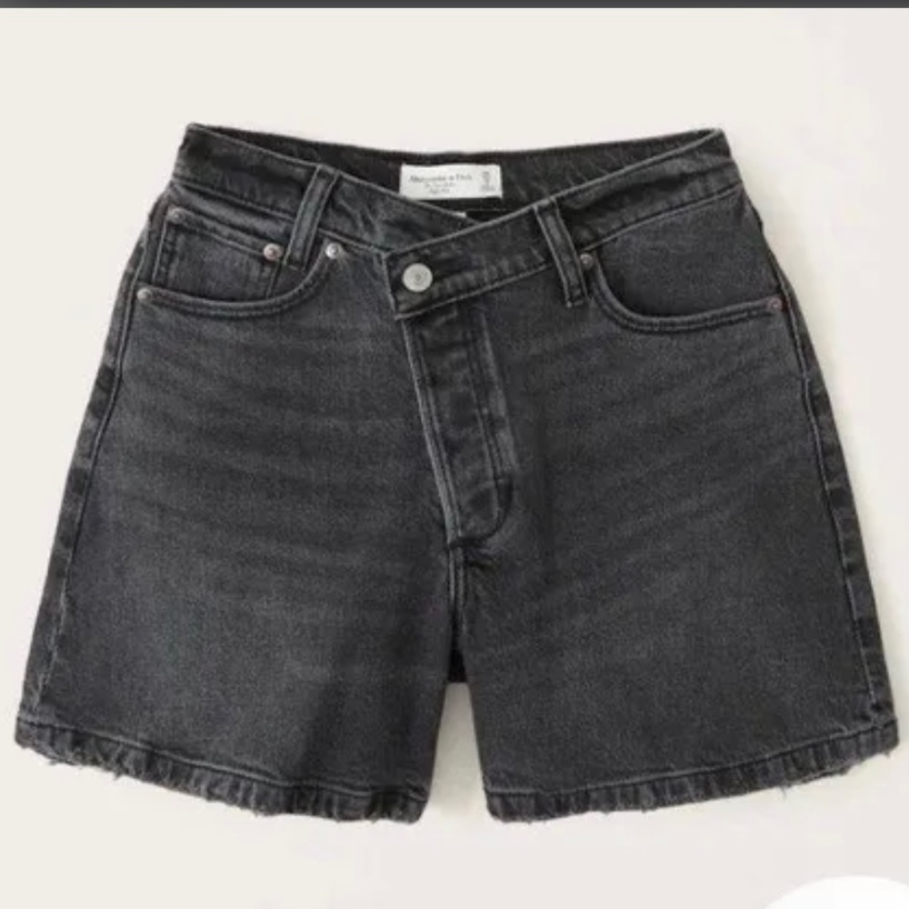 Abercrombie Dad Short High Rise size 28